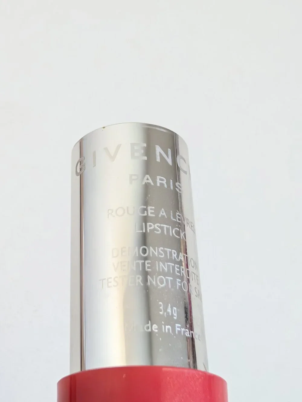 Givenchy rouge interdit